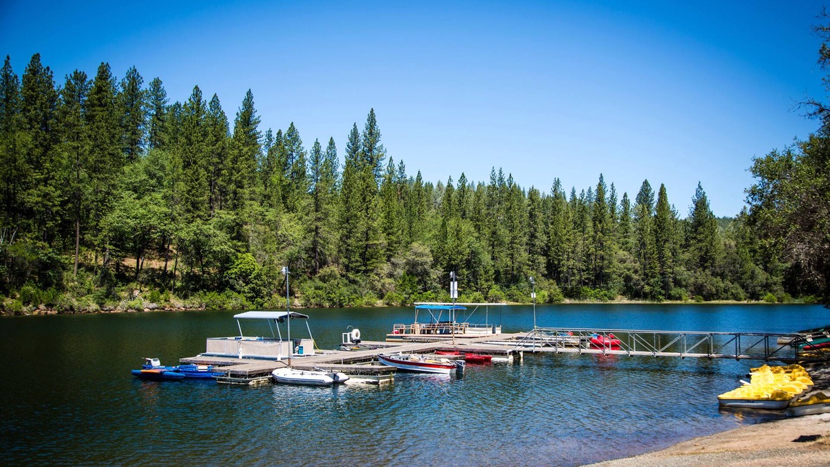Oregon House Cabin | Lake of the Springs RV Resort