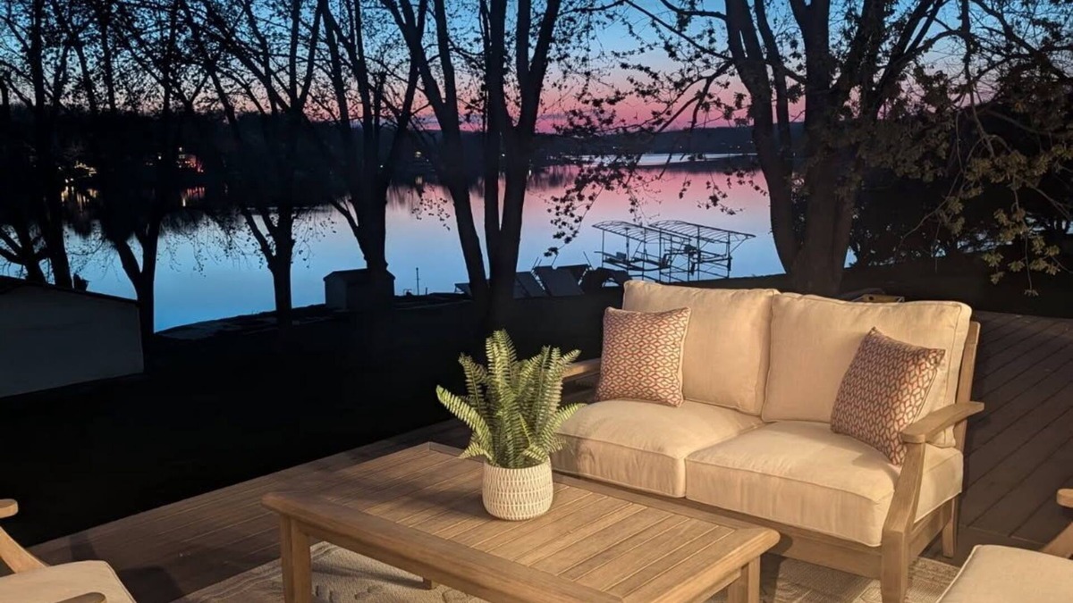 Panora House | Lake Panorama Luxe Retreat with Gourmet Kitchen & Stunning Sunsetsn