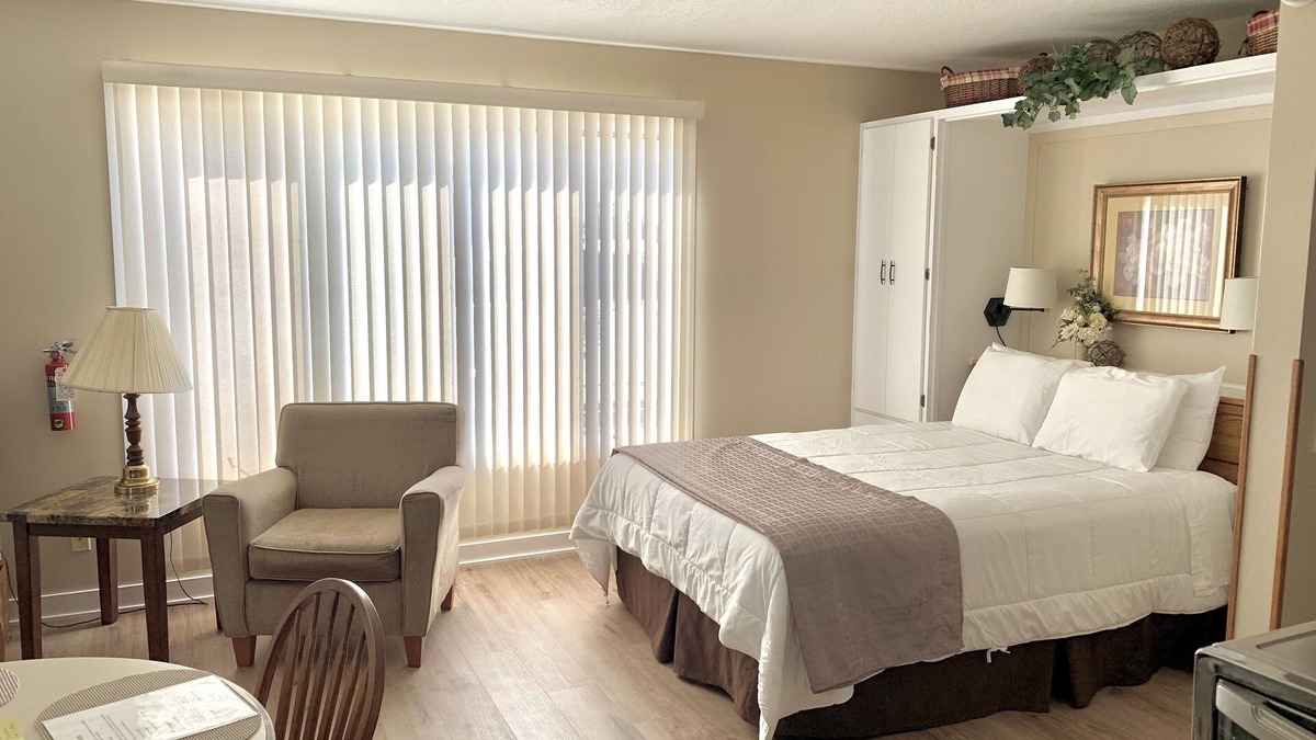 Panora Apartment | Lake Panorama Studio