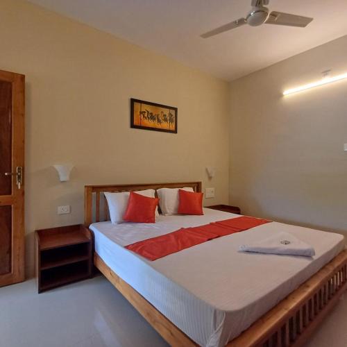 Poovar Apartment | Lake Park
