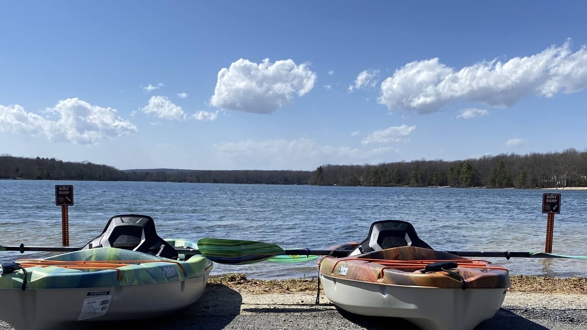 Jim Thorpe Cottage | Lake + Pool Access! Playroom, Game Room, Fire Pit + Finished Basement