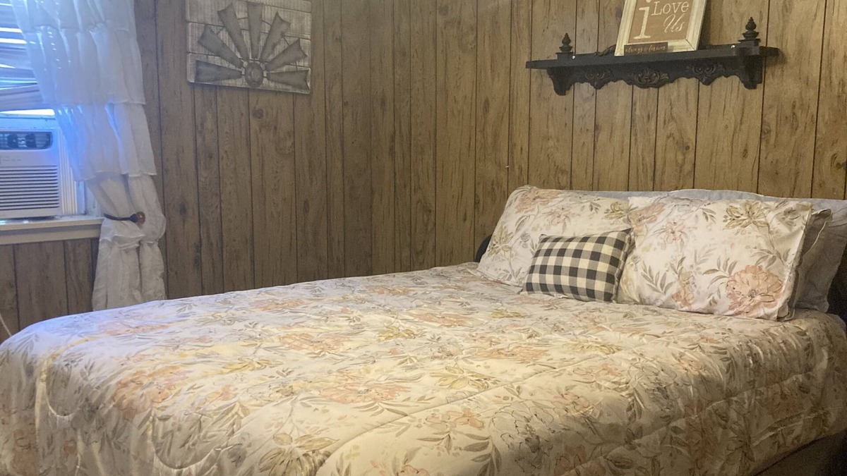 Bentley Cabin | Lake retreat