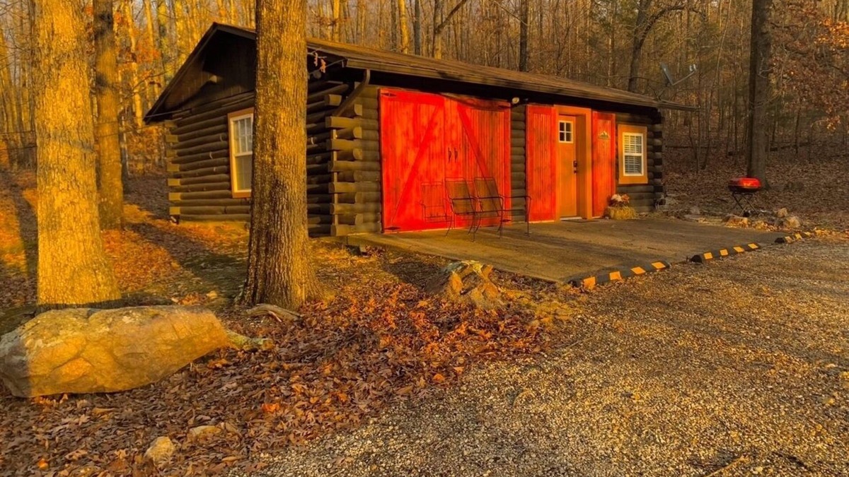 Ironton Cabin | Lake Road Cabin C — Million Dollar Ozark View!