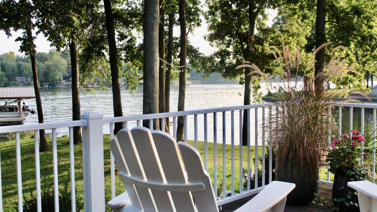 Effingham House | Lake Sara cottage: 3BR/2BA, hot tub, swim dock, firepit, kayaks, & lake views!