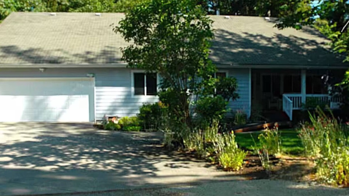 Black Diamond House | Lake Sawyer Area Retreat