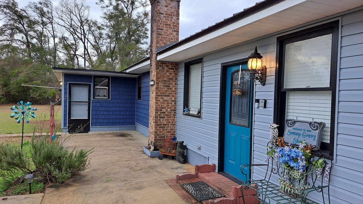 Donalsonville House | Lake Seminole Cottage 1 mile away, ramps & Big Jims.