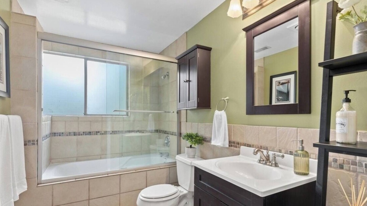 Picnic Point-North Lynnwood House | Lake Serene Guest House, Lynnwood