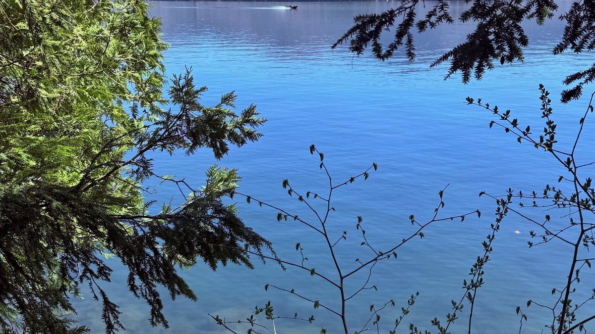 Lake George Condo | Lake side condo - beach pool dock-options tennis/pickle hiking & ski nearby