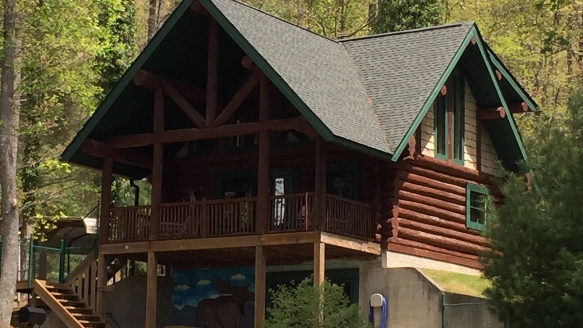 Brevard Cabin | Lake Side-Log Cabin-Cozy-Quiet-Brevard-Asheville-Hendersonville