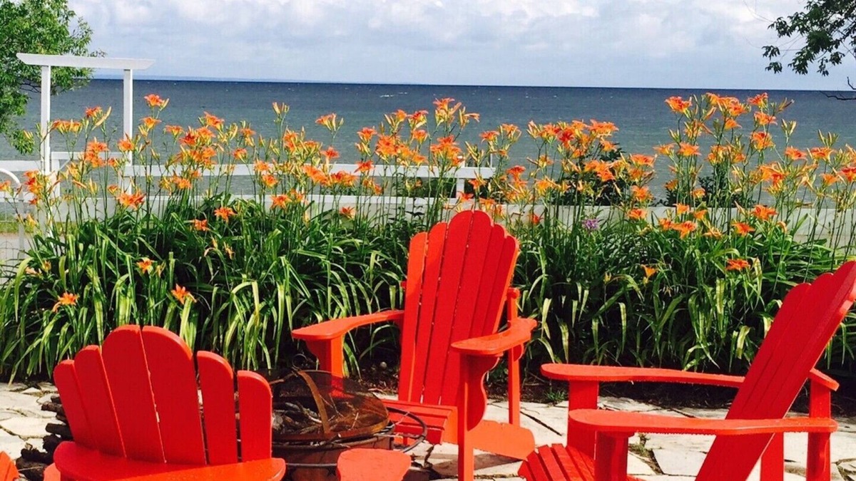 Jacksons Point House | Lake Simcoe - 4 Season | 3 Bedroom Lake House