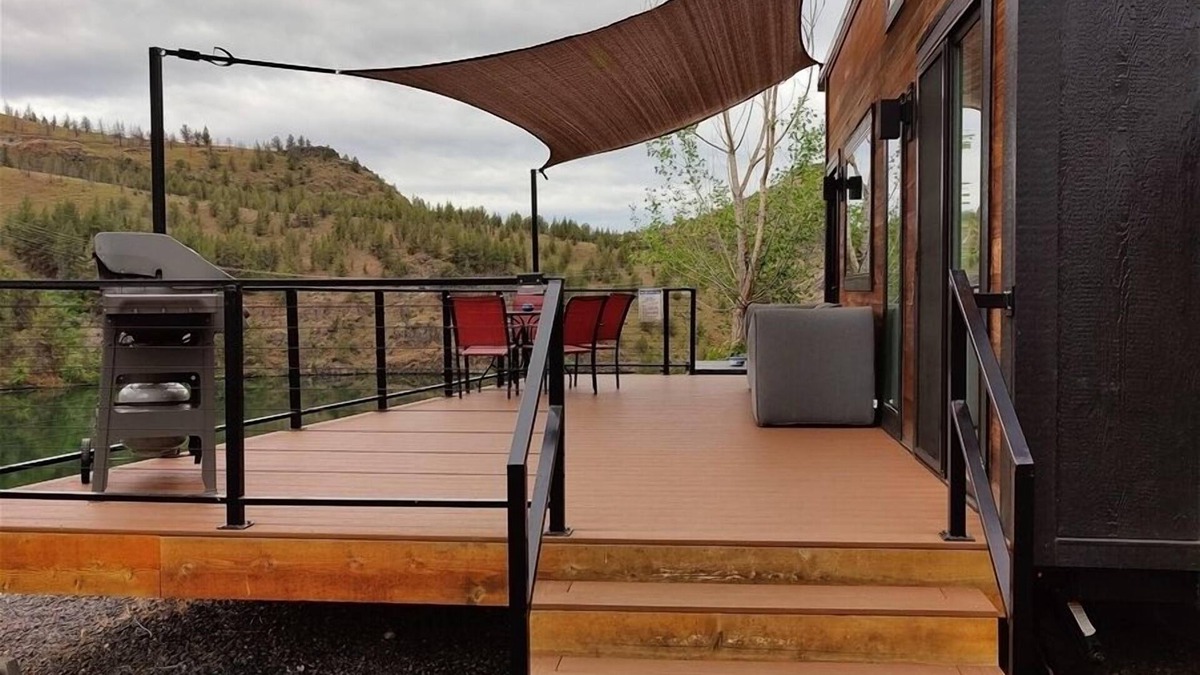 Madras House | Lake Simtustus Resort Juniper Hill Tiny Home #12 - Hot Tub