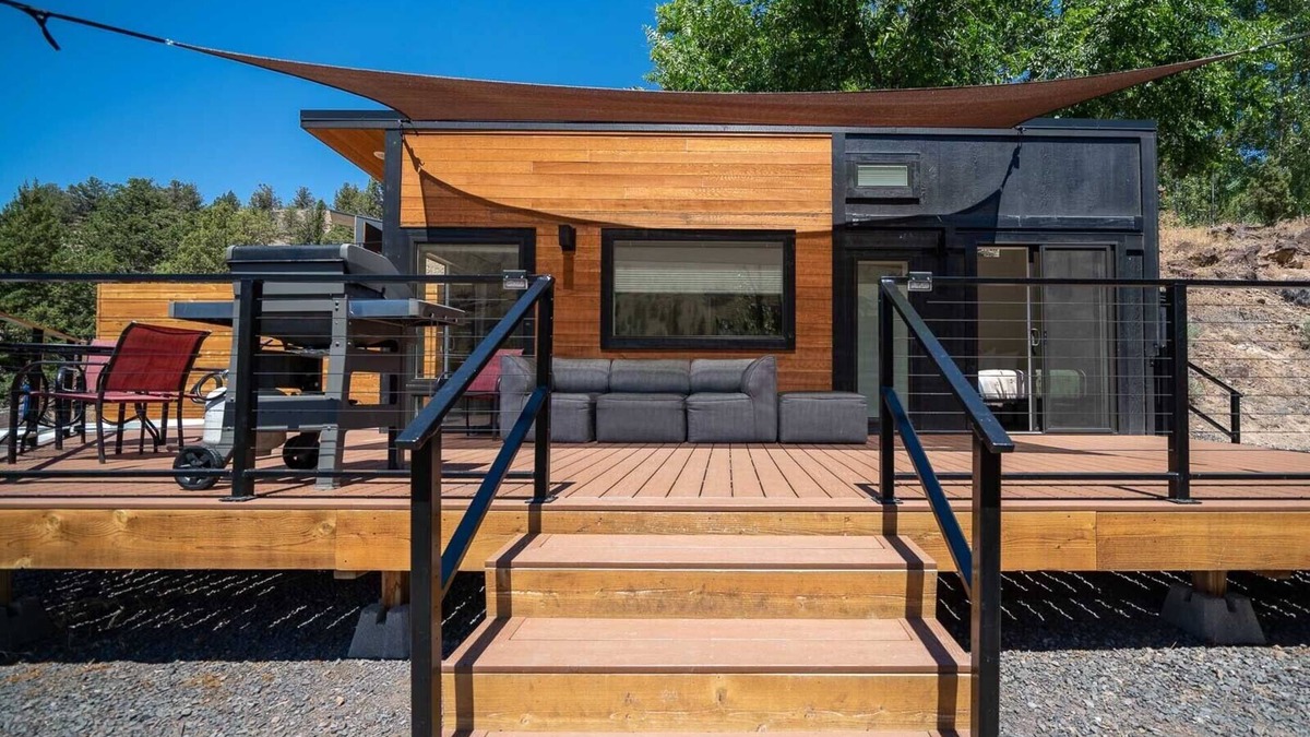 Madras House | Lake Simtustus Resort Juniper Hill Tiny Home #13 - Hot Tub