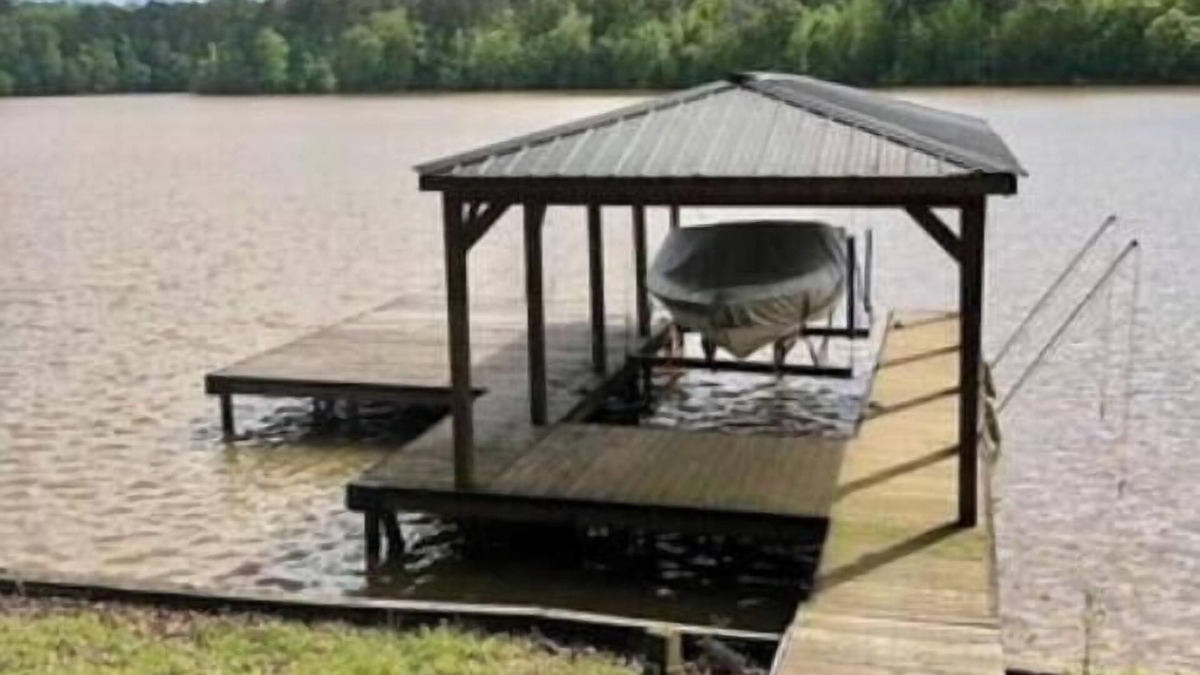 Eatonton House | Lake Sinclair cottage! Open water views, 2BR/1BA, kayaks, dock access.Near ramps
