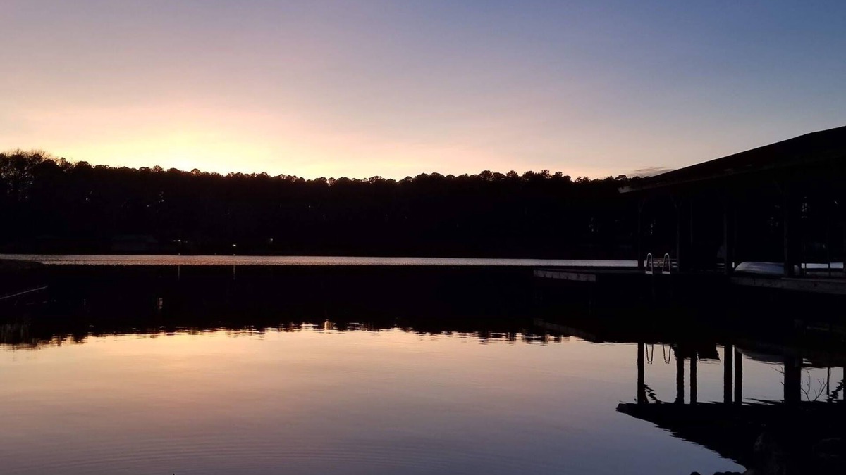 Milledgeville House | Lake Sinclair property in a peaceful area and very convenient location.