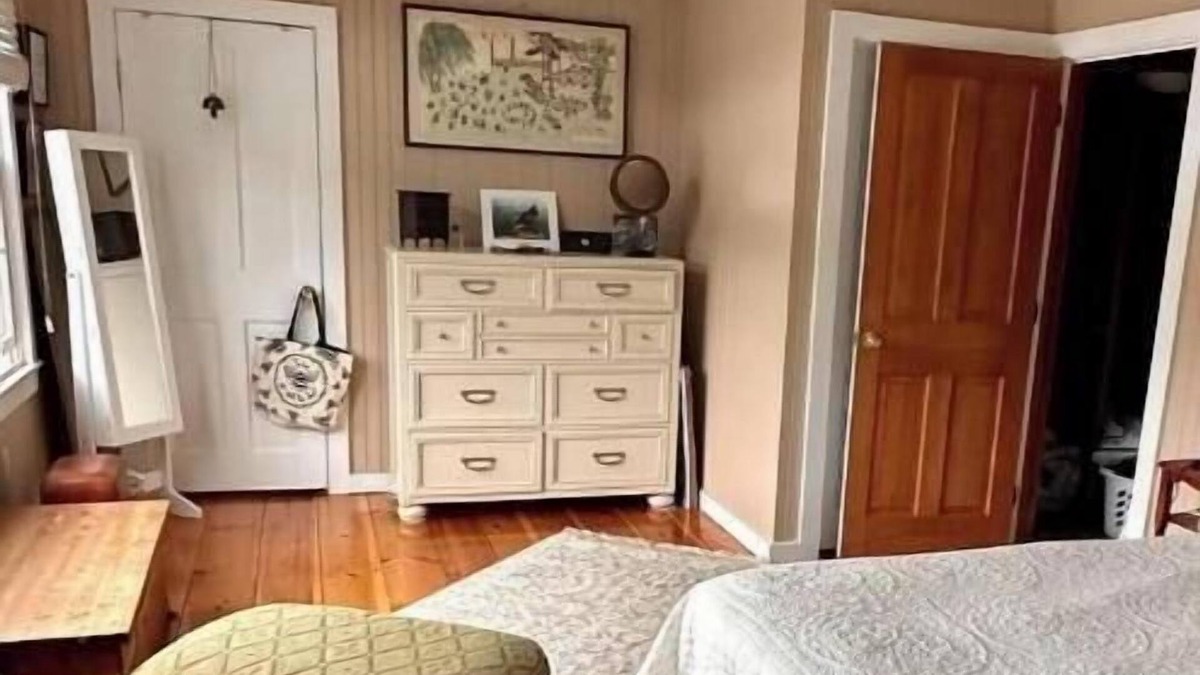 Georges Mills House | Lake Sunapee Waterfront with kayaks, paddleboards, dock, WiFi & AC