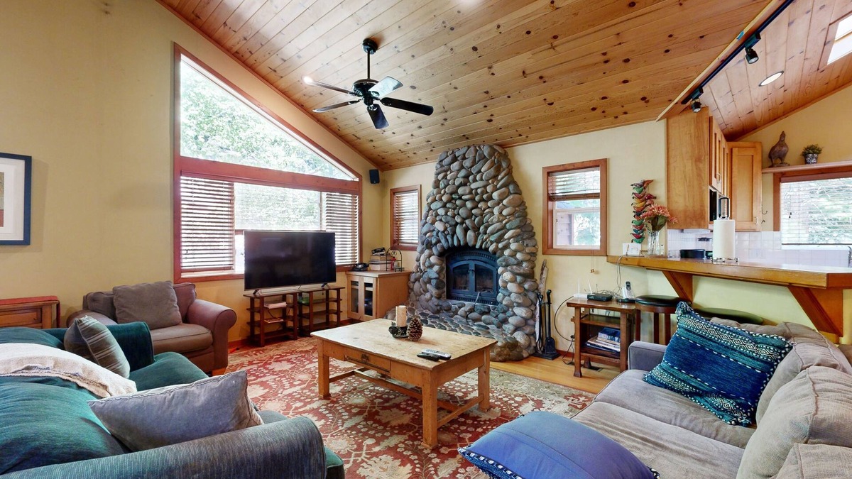 Comstock Acres Cabin | Lake Tahoe Cabin with Hot Tub, Private Studio, Garage & Yard - Near Resorts