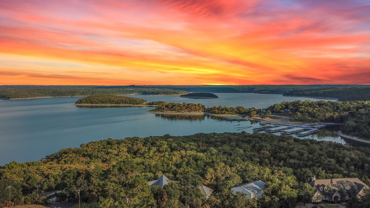 Paradise Hill House | Lake Tenkiller Retreat