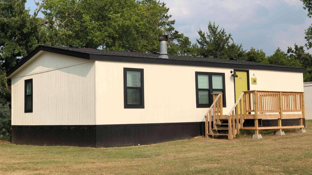 Mead House | Lake Texoma Vacation HomeThe White House