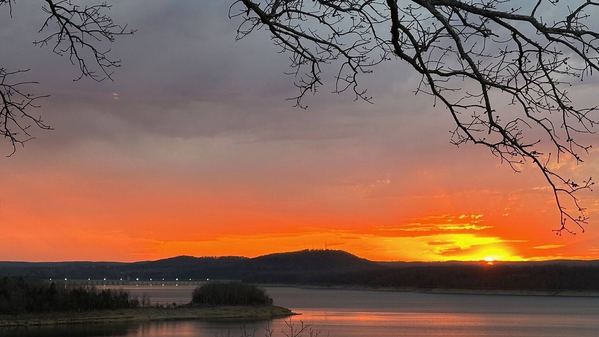 Lakeview House | Lake Therapy- Best views of Bull Shoals Lake/White River area!