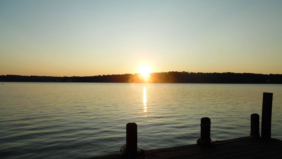 Norwood House | Lake Tillery- Beautiful sunrises, large screened porch, and newly renovated home
