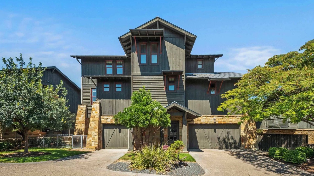 Spicewood Villa | Lake Travis Views | 5BR | BBQ | Pickleball