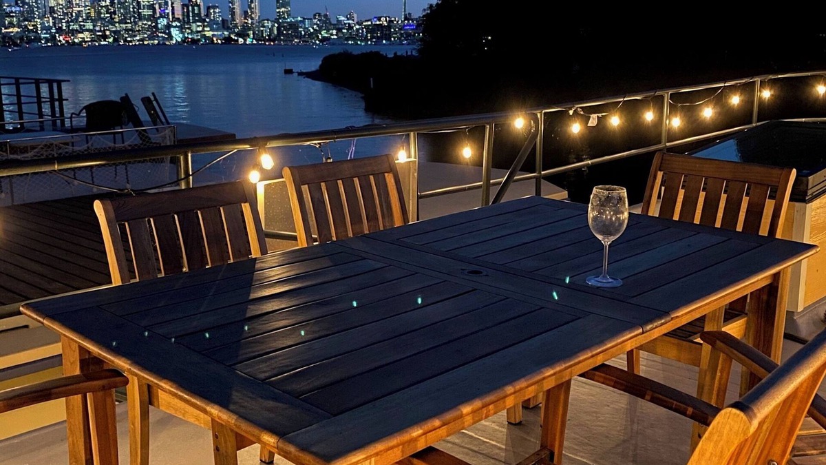 Seattle Boat Rental | Lake Union Houseboat with Space Needle Views