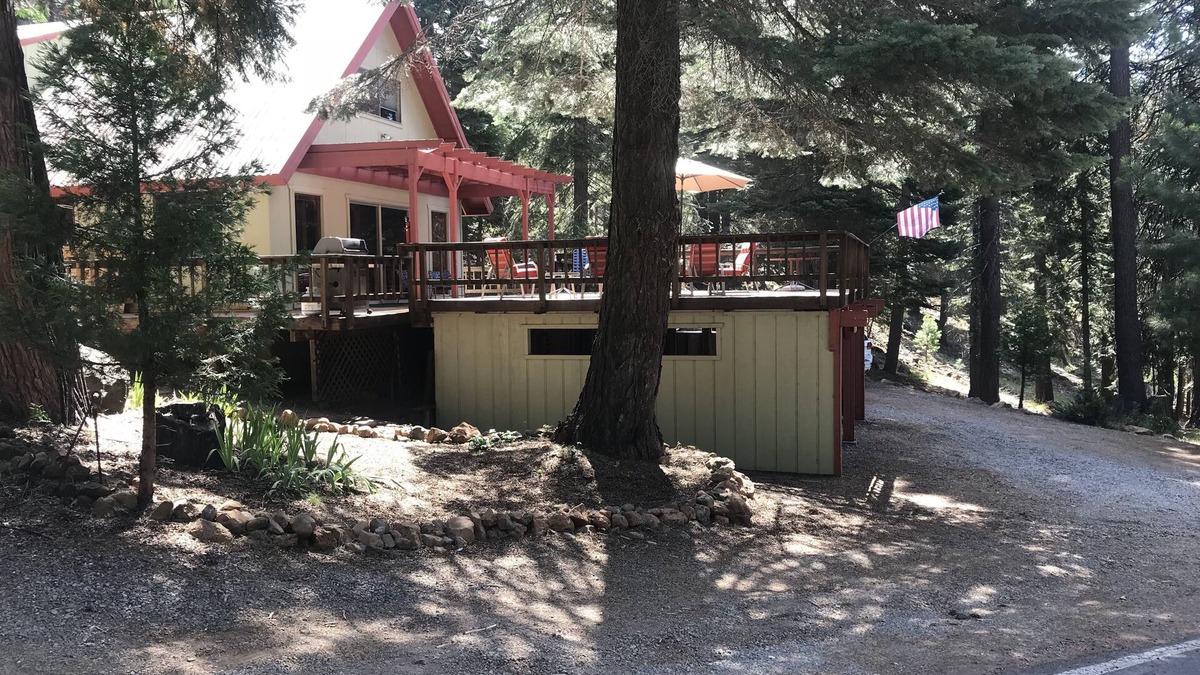 Lake Almanor Country Club Cabin | Lake Almanor Peninsula Cabin. right next to Rec 2. Newly Remodeled!