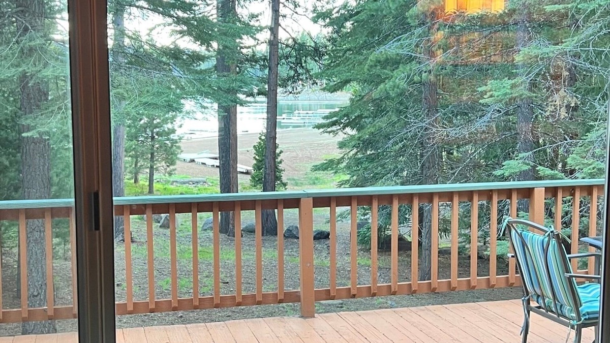 Lake Almanor Country Club Cabin | Lake front, Private Dock, inside the country club