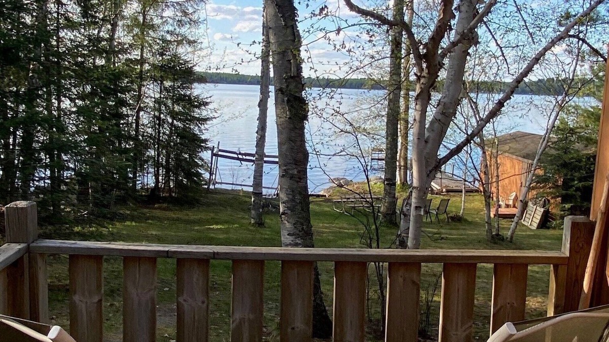 Tower Cabin | Lake Vermilion Cabin on wooded lot in Daisy Bay