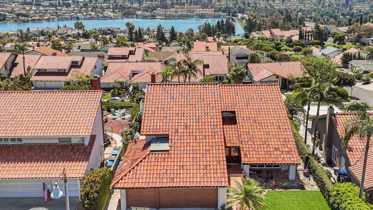 Mission Viejo House | Lake View 5BR Mission Viejo Retreat Near Laguna Beach & Disneyland