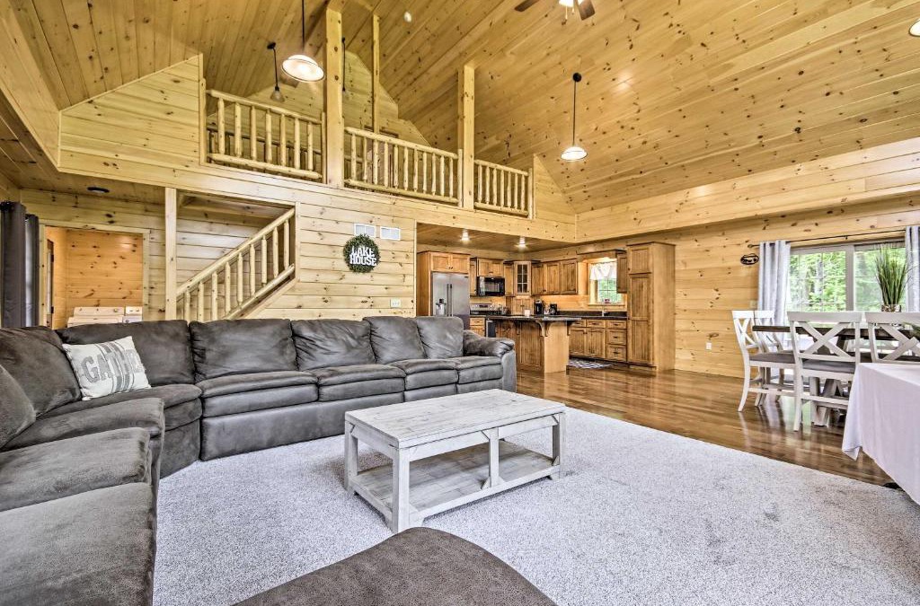 Wrightsville House | Lake View and Hot Tub Wrightsville Cabin!