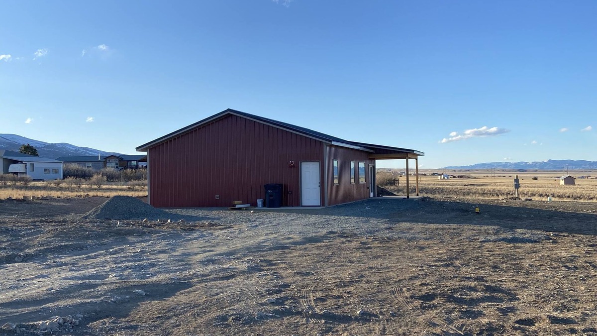 Broadwater County House | Lake view and nearby lake access