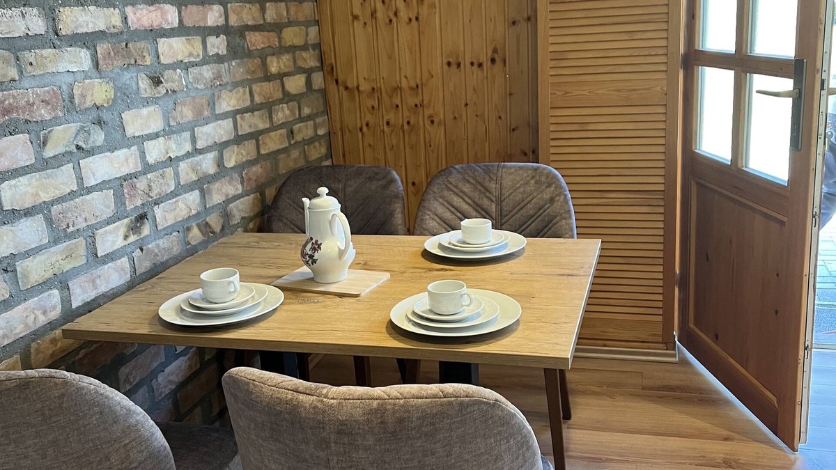 Mellensee Apartment | Lake view apartment direct water access up to 4 pers. - Restaurant at the wildlife park