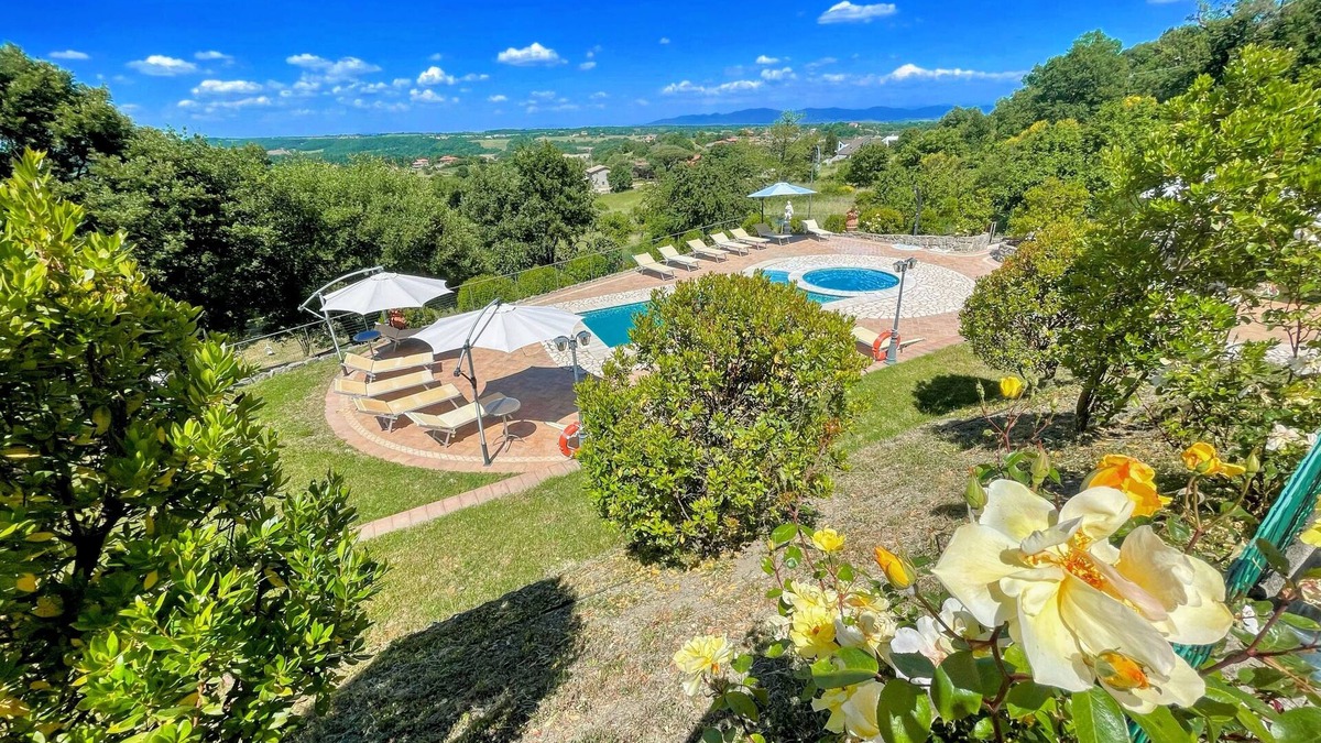 Montefiascone Villa | LAKE VIEW-BOLSENA. EXCEPTIONAL VILLA. POOL/JACUZZI. SLPS 24. EXCLUSIVELY YOURS!