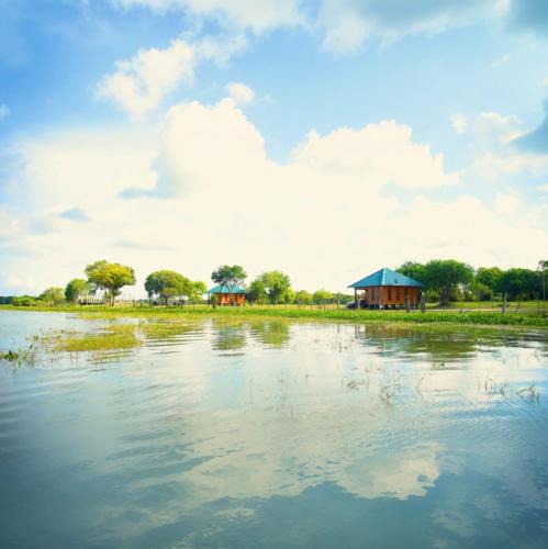 Weerawila Hotel | Lake View Cabana - Weerawila