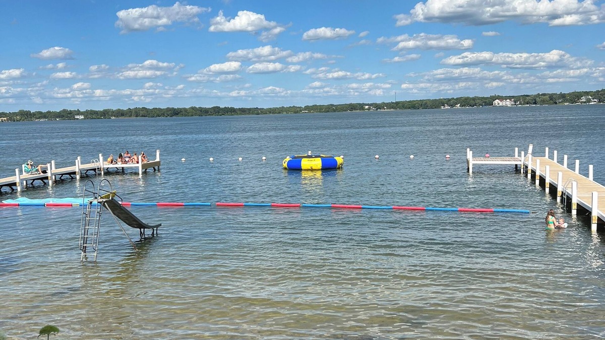 Delavan Lake Cottage | Lake view cottage on Delavan
