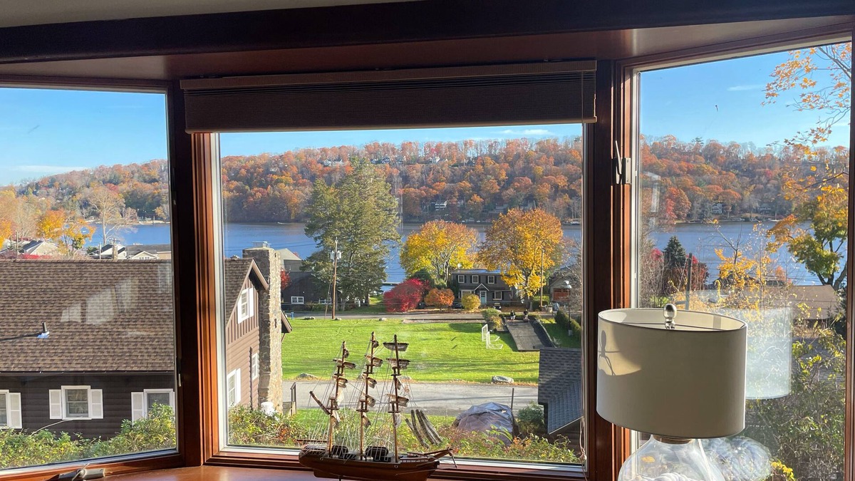 New Fairfield House | Lake View Cottage in Candlewood Lake Community