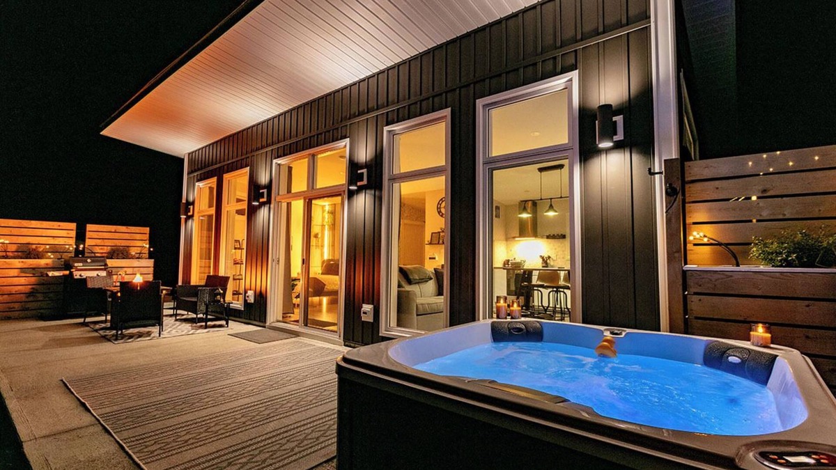 West Bay Cabin | Lake View Cottage with Private Hot Tub - Eagle View