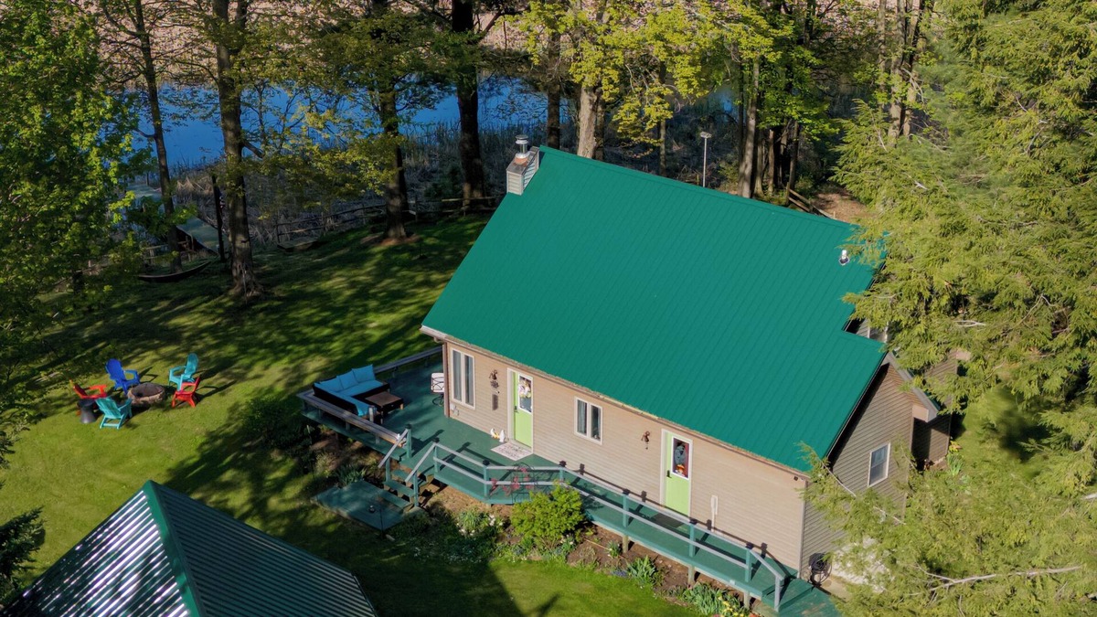 Sackets Harbor Cottage | Lake View Cozy Stays for Every Adventure, Live Like a Local,Next 2 Fishing Site.