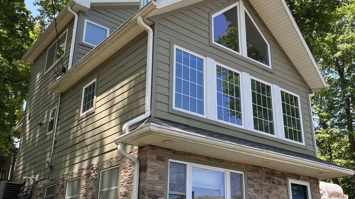 Sister Lakes House | Lake View Getaway