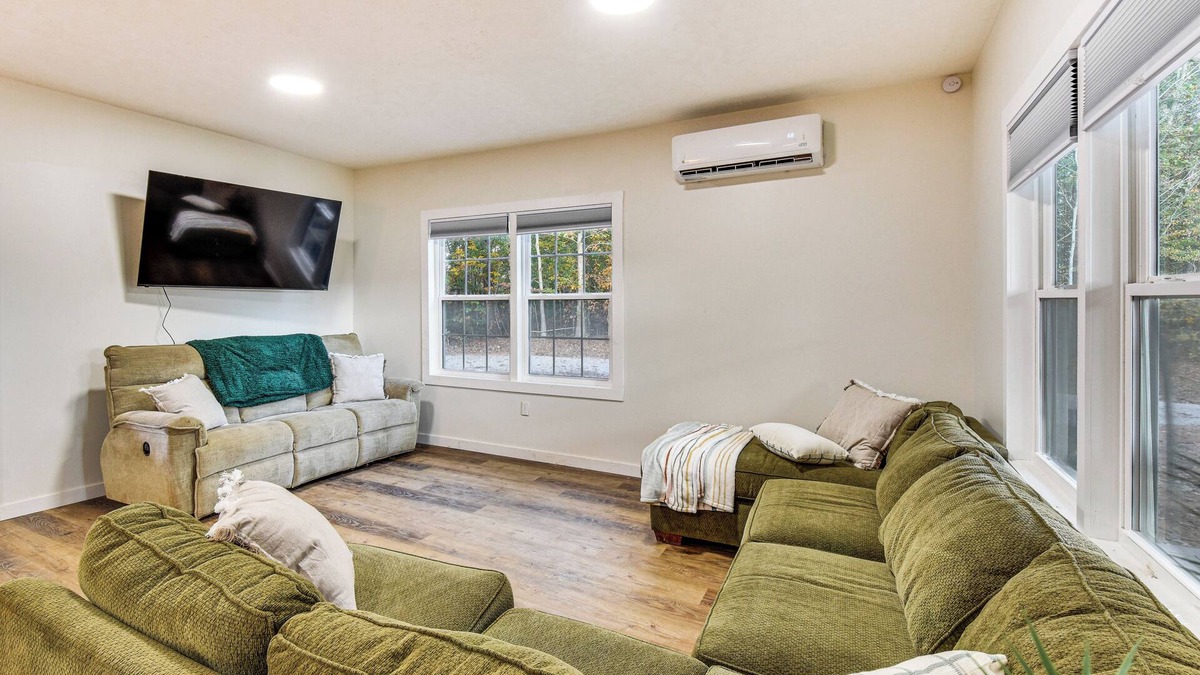 Farmington House | Lake-View Home in Statham w/On-Site Fishing