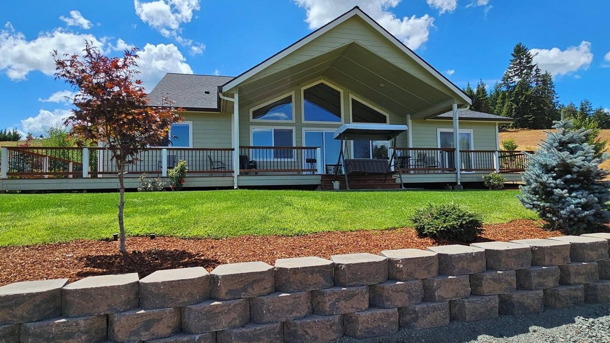 Cottage Grove House | Lake View House