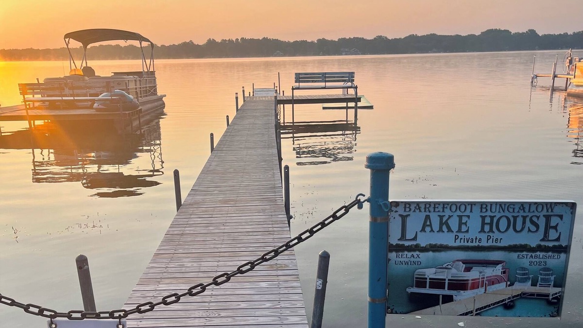 Bass Lake House | Lake view house with private pier lake access