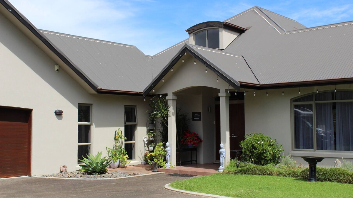Lower Kaimai House | Lake View