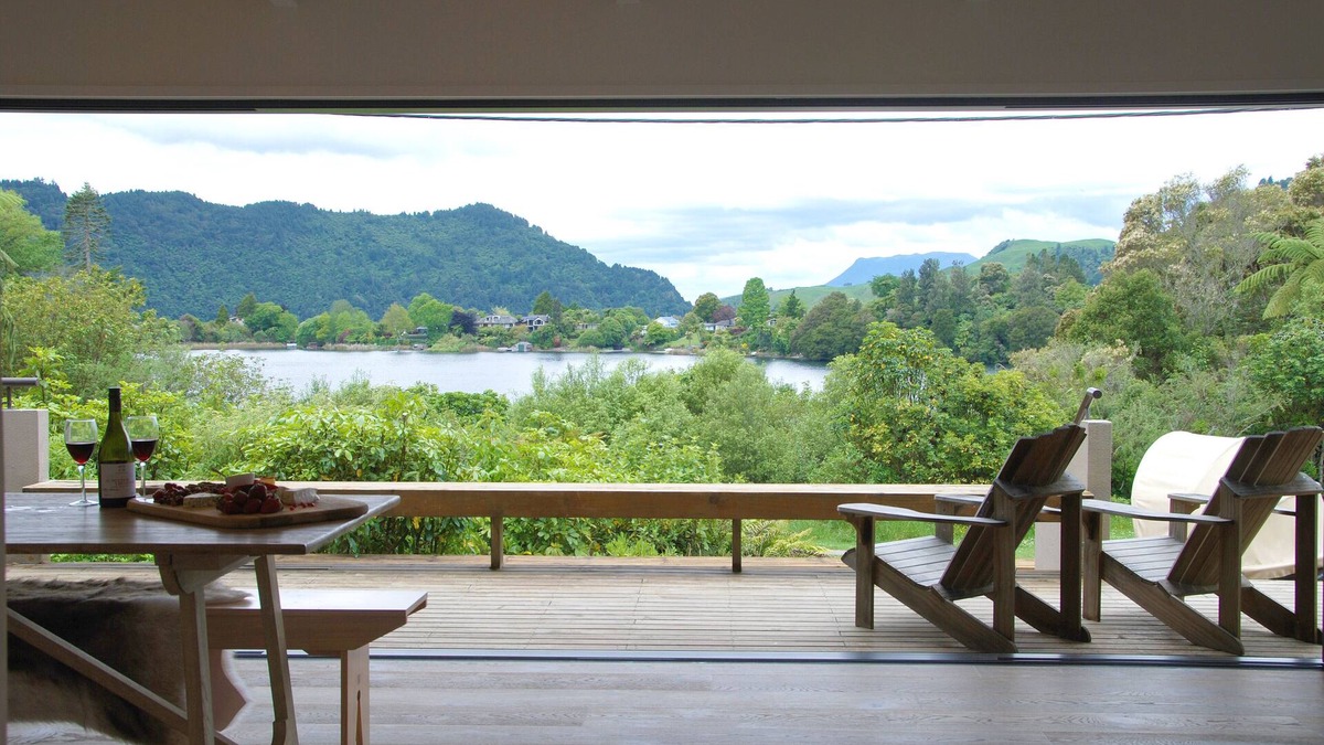 Lake Okareka Cottage | Lake View Okareka - Lake Okareka Holiday Home