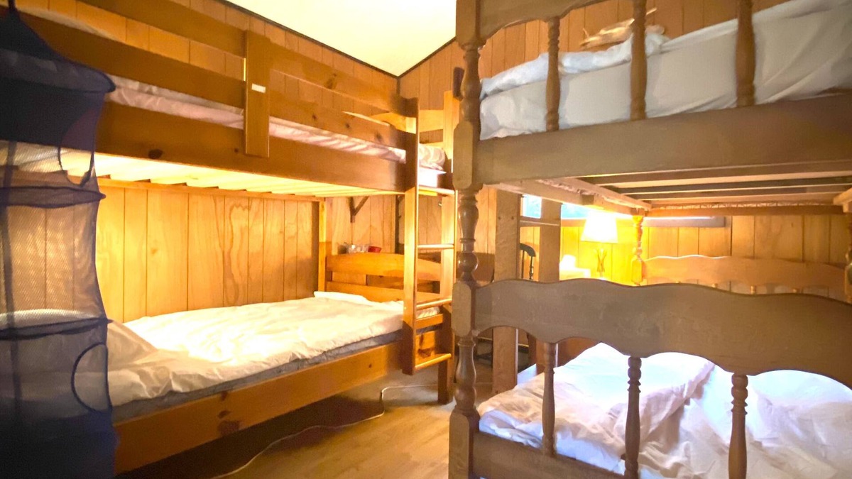 Lac-Saint-Paul Cottage | Lake View Paradise with 3 Bedrooms, Getaway!