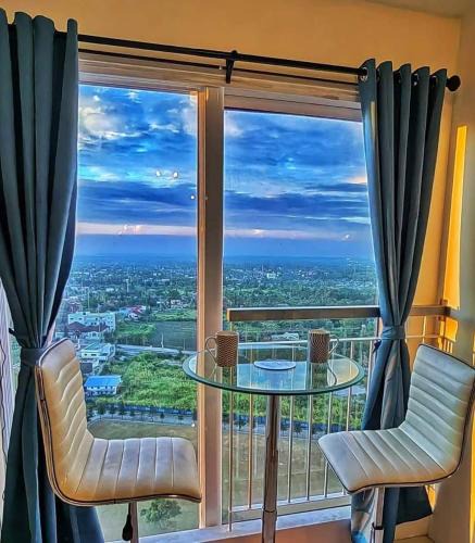 Tagaytay Hotel | Lake View