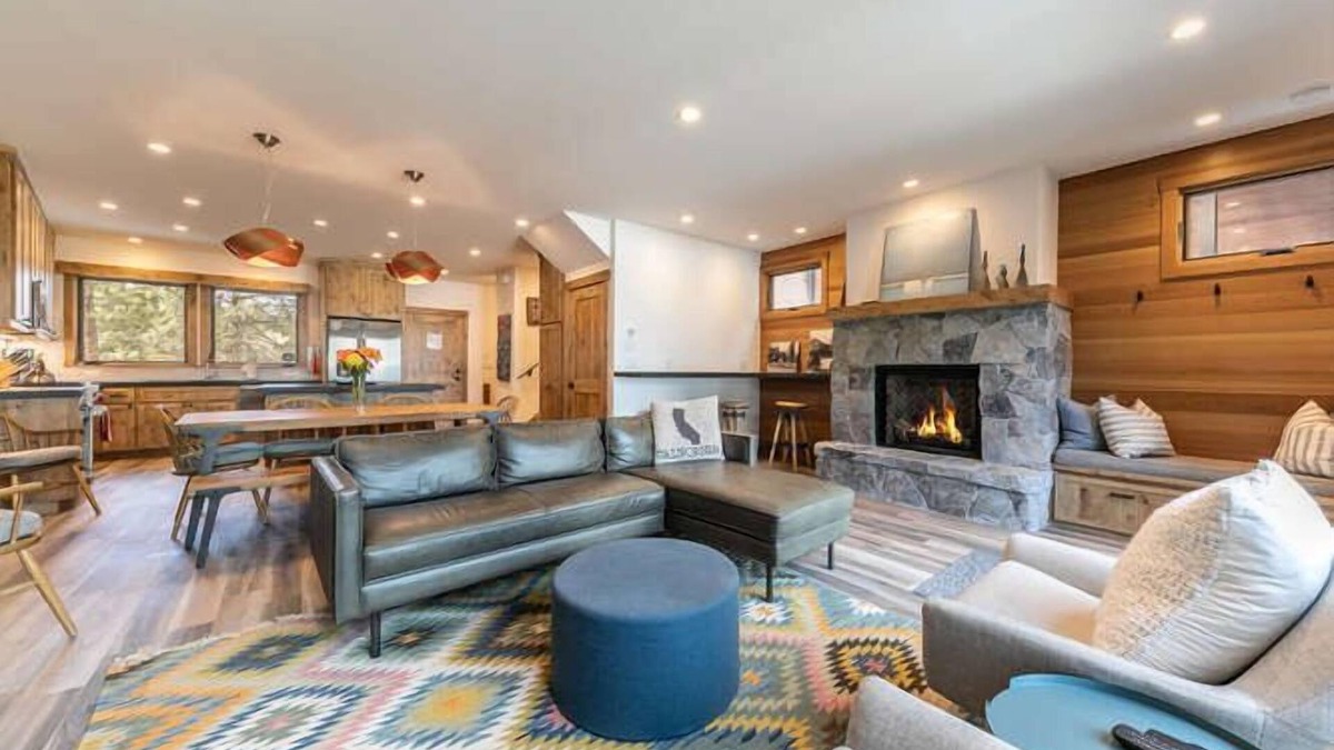 Tahoe Tavern House | Lake View|Pool|Pier|Bouys|Pickleball|Walk to town