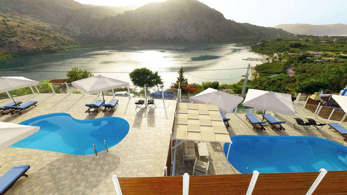 Kavallos Villa | Lake View Suites