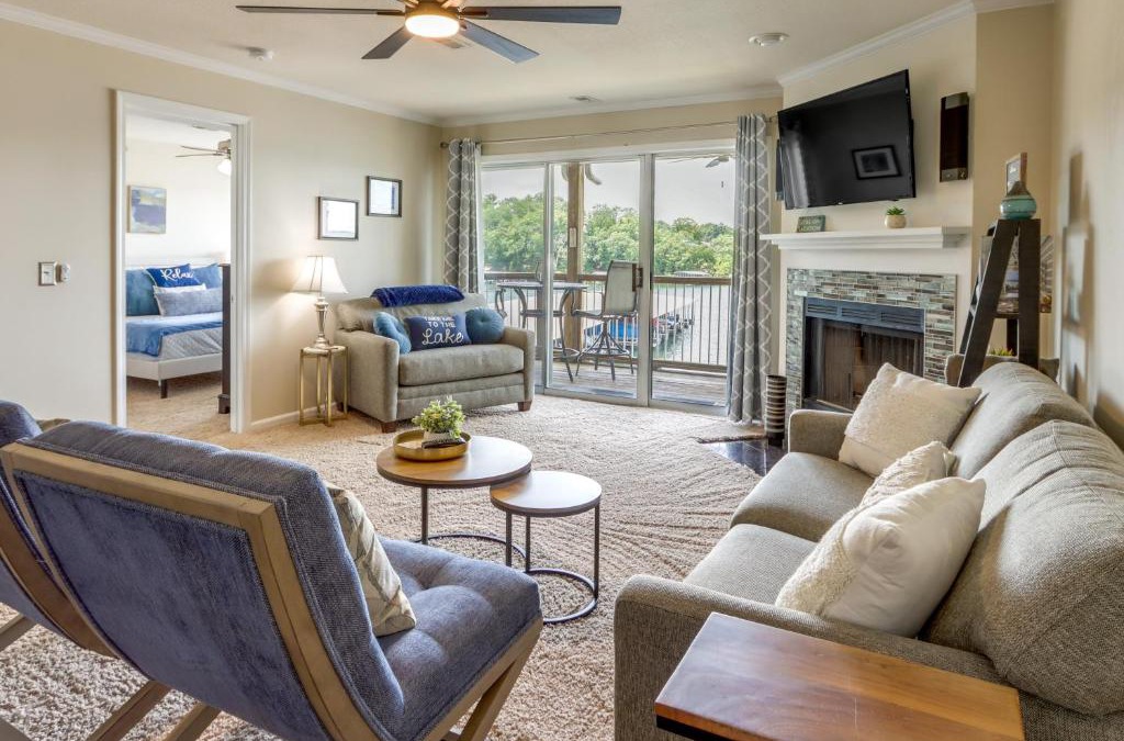 Osage Beach Apartment | Lake Views and Pool Access Condo in Osage Beach!